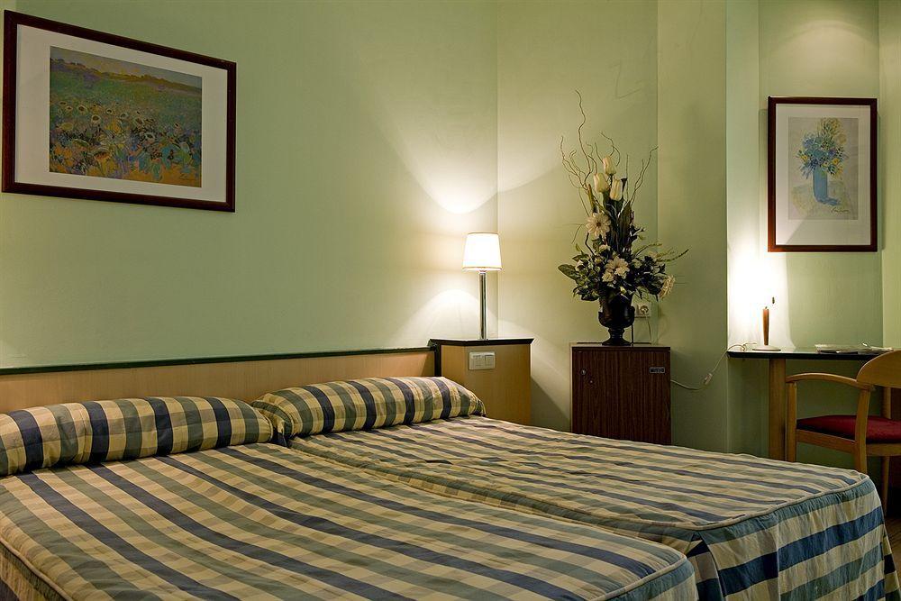 Nuevo Zenit Calahorra Hotel Quarto foto