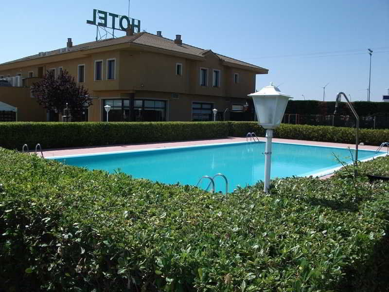Nuevo Zenit Calahorra Hotel Exterior foto